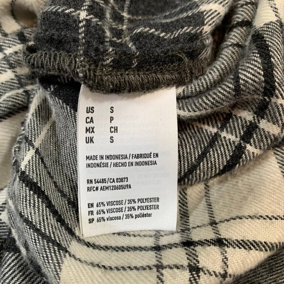 American Eagle black white plaid collared long sleeve button front shirt - Picture 8 of 10